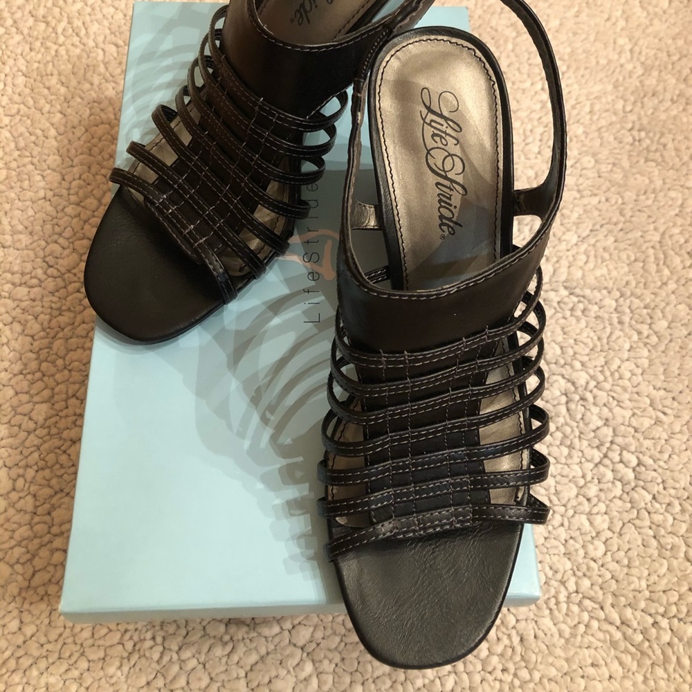 Lifestride - Women’s Clara StrappyWedge sandal